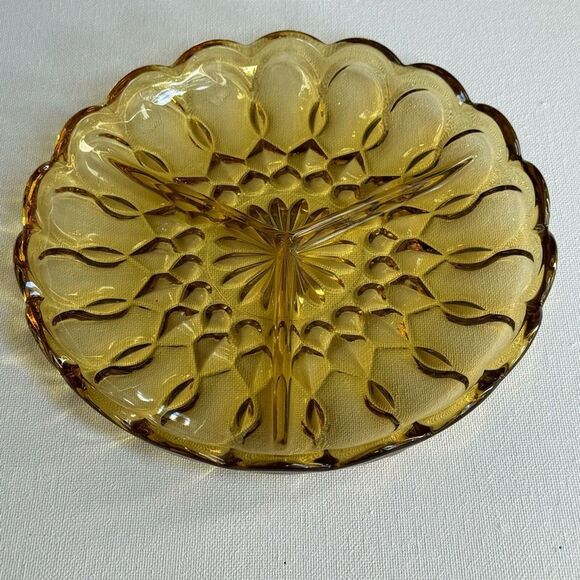Vintage Anchor Hocking Amber Glass Relish Dish 3 Sections Scalloped Mid Century - Picture 1 of 6